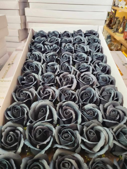 Trandafiri colorati din sapun